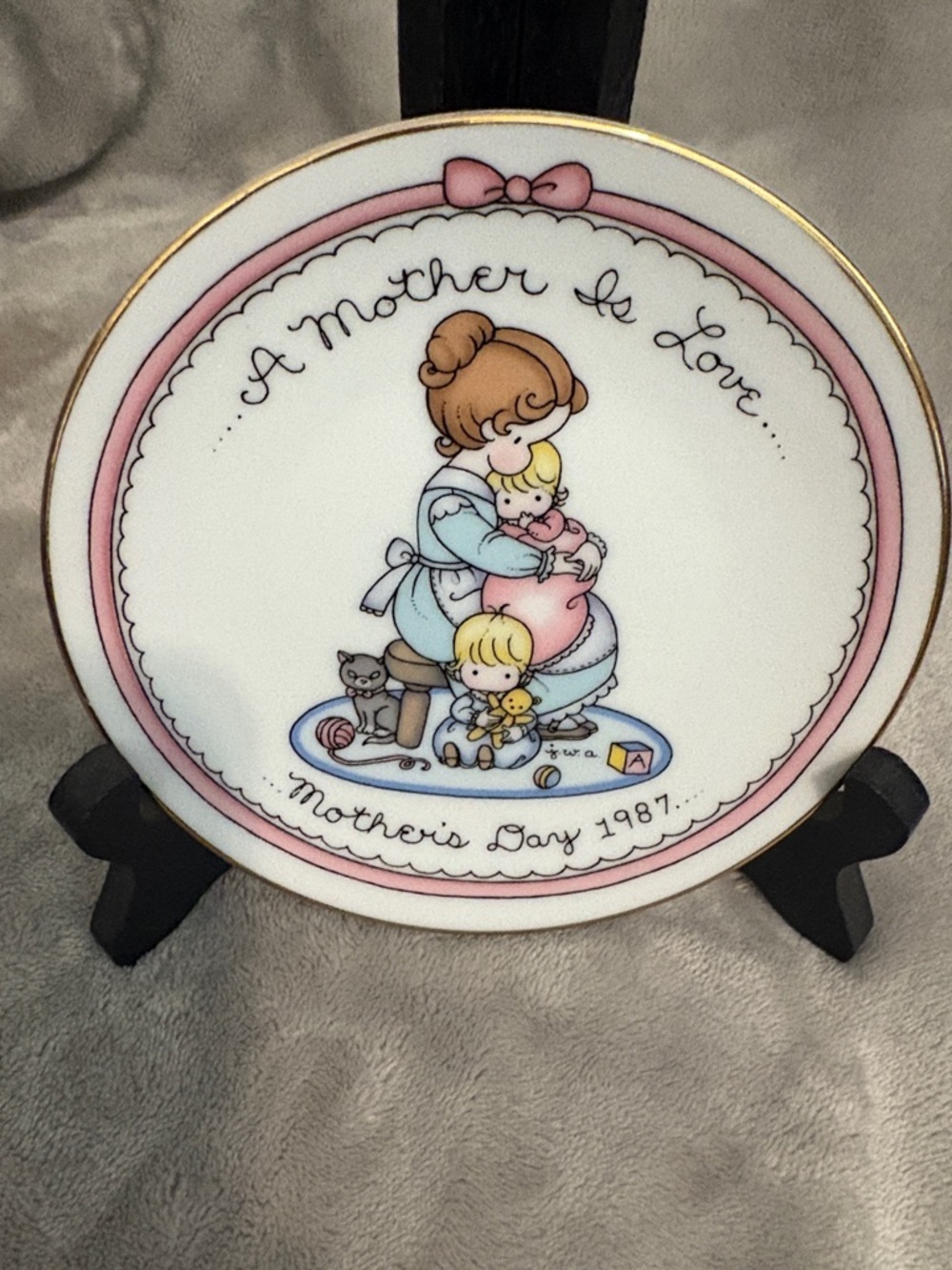 Avon Collector Plate with Brown Gold Lettering